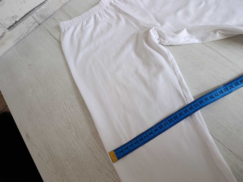 bawełniane krótkie białe legginsy 3/4 za kolano M/L na gumce rybaczki