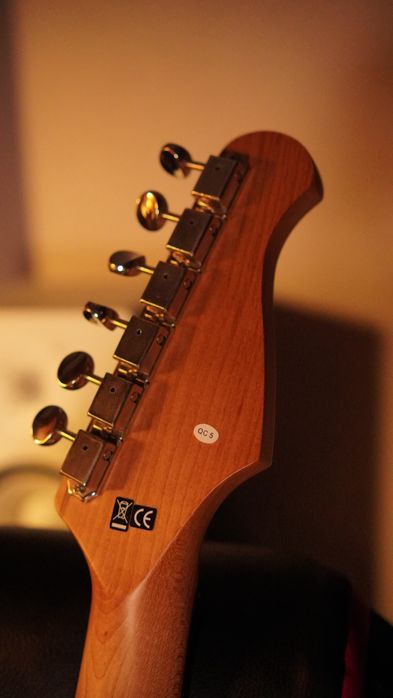 Guitarra Harley Benton ST-62LH BK Vintage Series