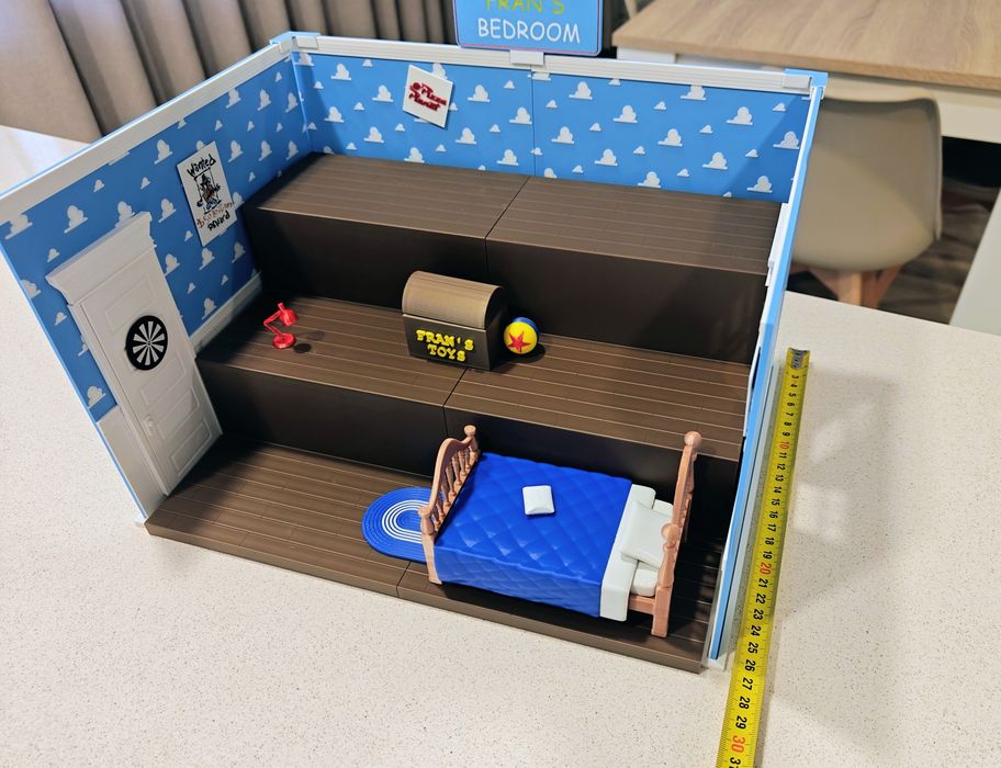 Expositor Diorama Toy Story 5 Andy's Bedroom personalizável