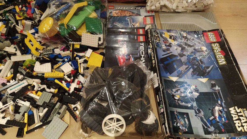 LEGO conjunto #4 com 19,5 kg + conjunto #5 com 2,5 kg