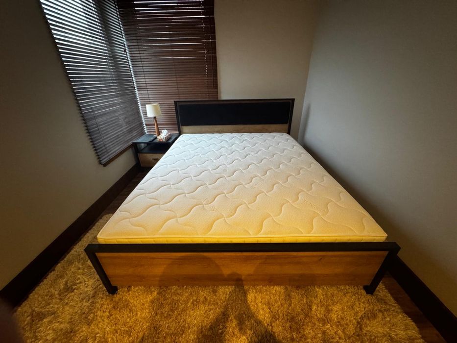 Łóżko sypialniane 160x200, szafka nocna