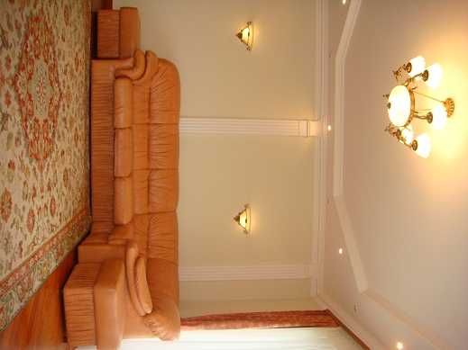 Дом 800 кв.Бассейн ,сауна,бильярд, генератор.До 20 человек