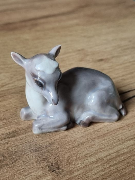 Dahl Jensen 1374 porcelana figurka porcelanowa antylopa sarna sarenka