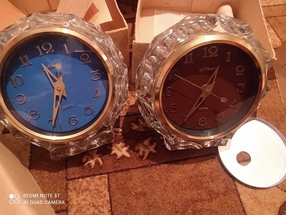 Часы"Маяк" СССР кварц,механика в хрустале,дереве.Новые