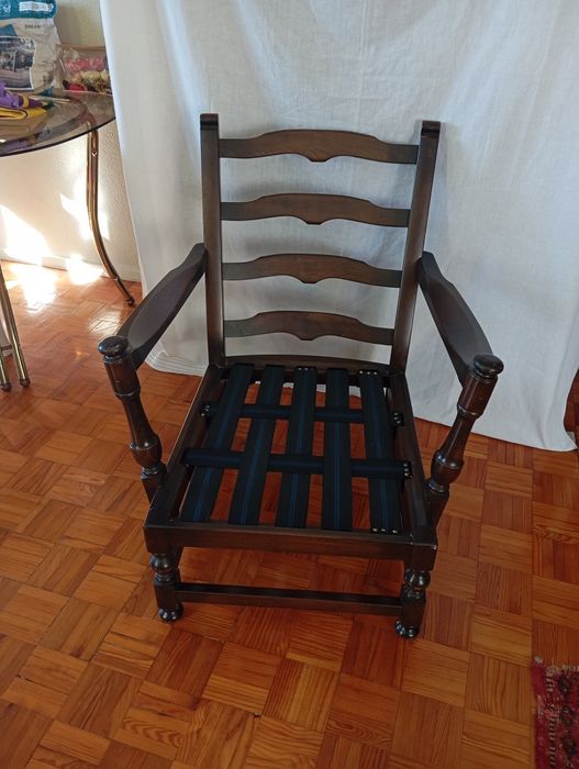 Cadeirão madeira maciça