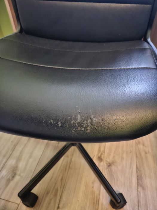 Krzesło komputerowe czarne