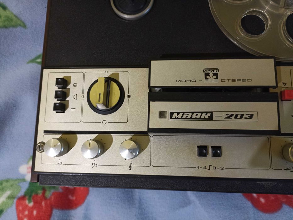 Магнітофон Маяк-203