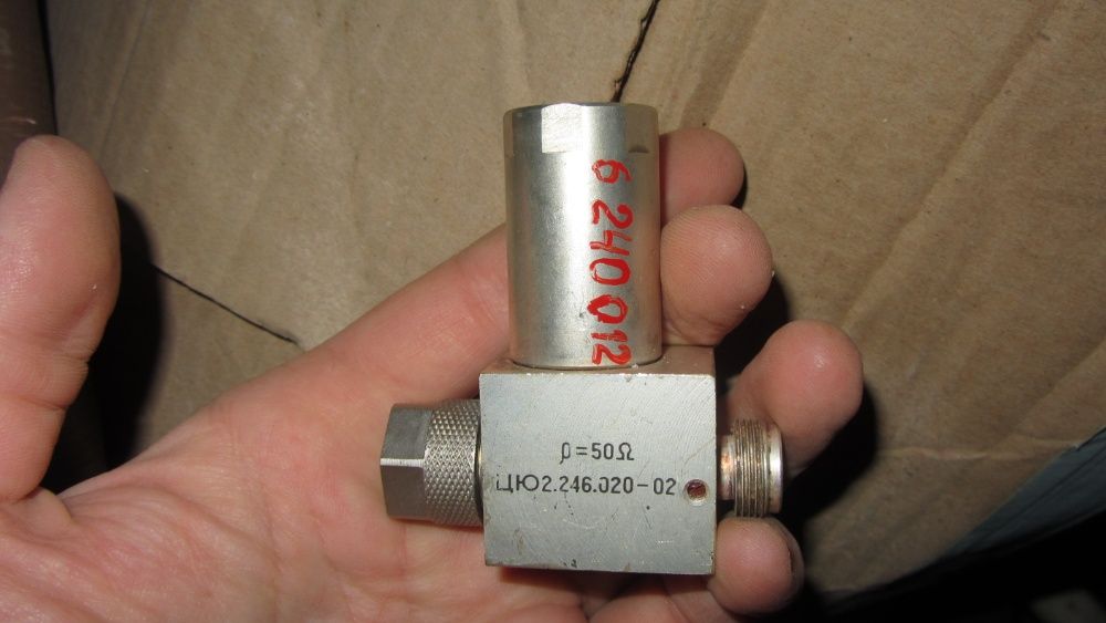 ЦЮ2.246.020-02 тройник и переход под детекторную головку для приборов