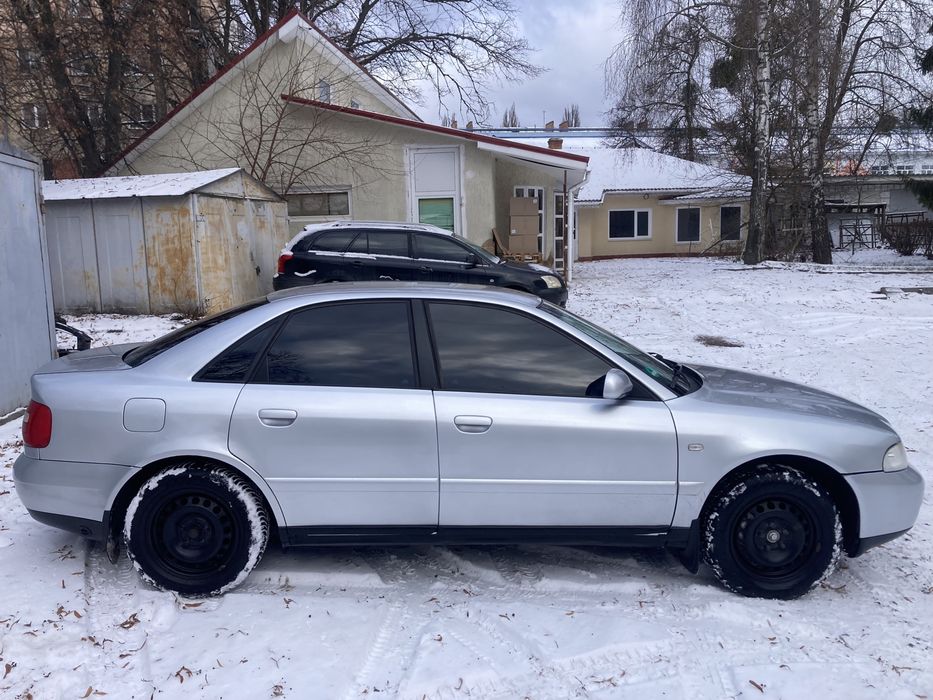 Ауді А4 Б5 рестайлінг 1.6 газ - бензин