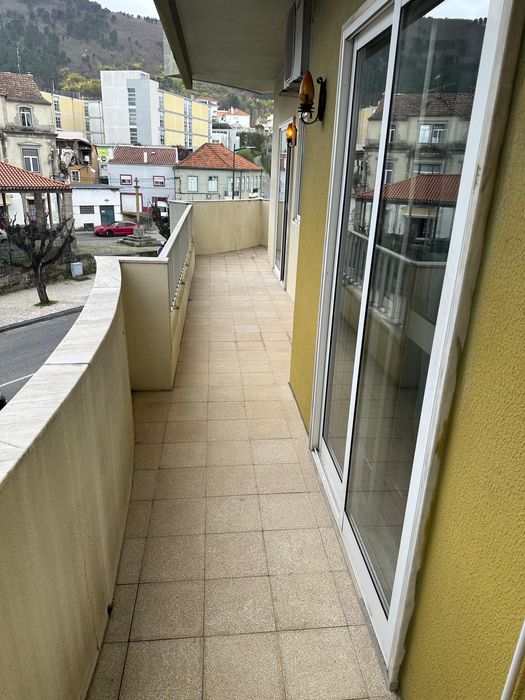 T3 no centro do Fundão para arrendamento prolongado