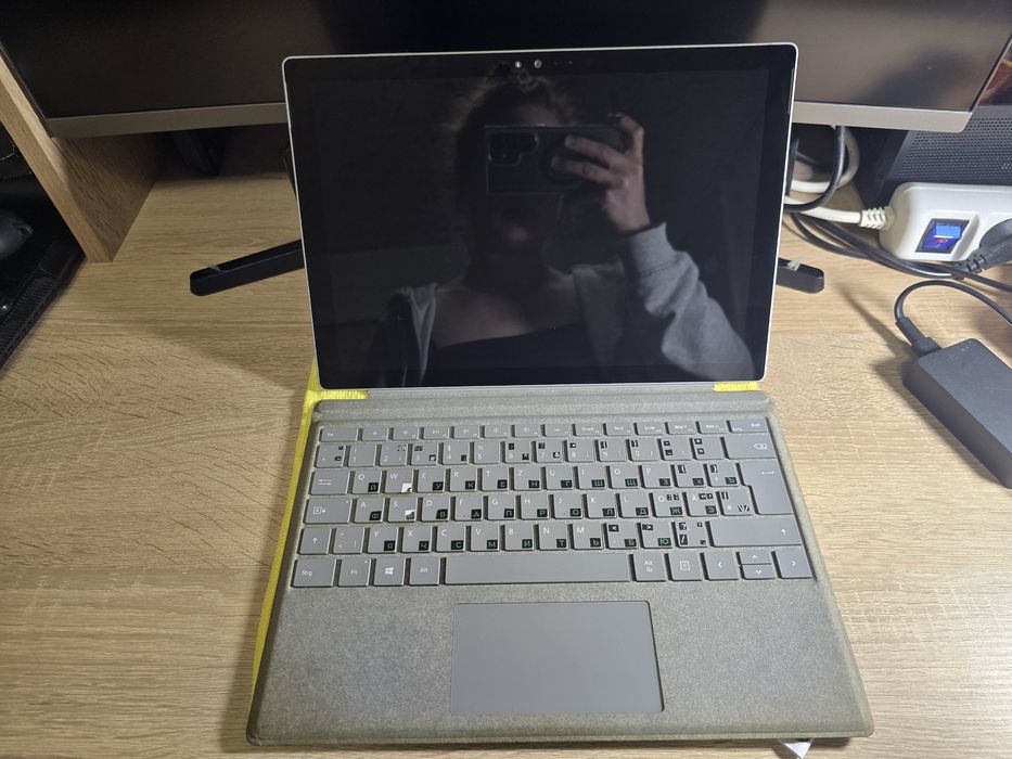 Surface Pro 4 (1724) 8/256 гб