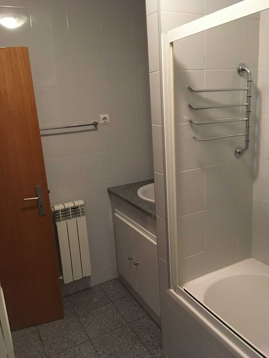 Apartamento T3 usado com garagem, Glicínias, Aveiro
