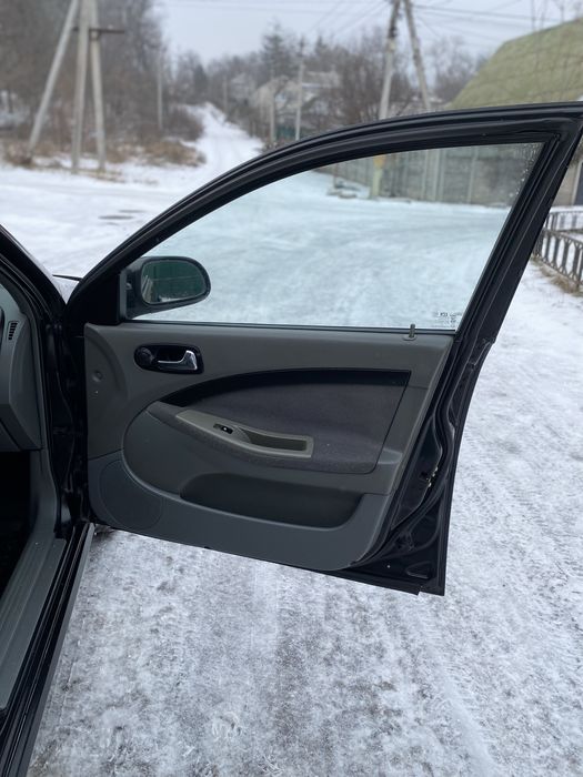 В гарному стані Chevrolet Lacetti  CDX 1.8 бензин/Газ-4 На Автоматі!