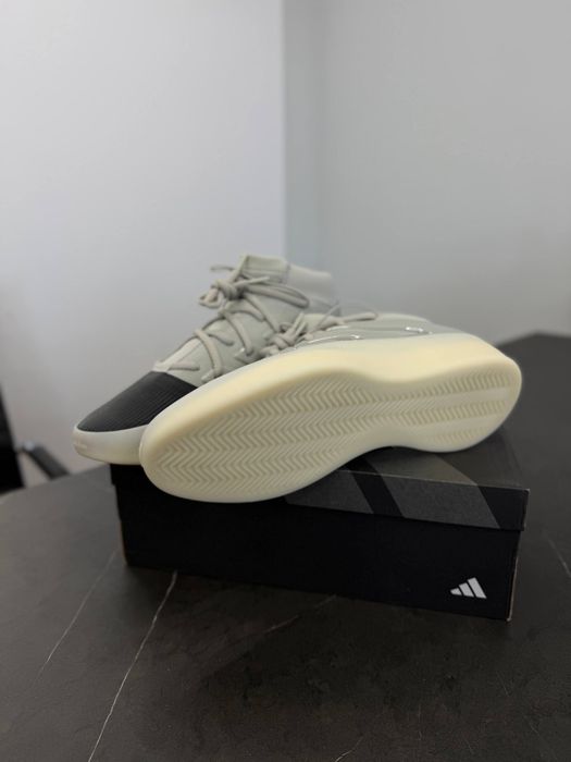 Оригінальні баскетбольні кросівки Adidas Fear Of God Athletics IE6188