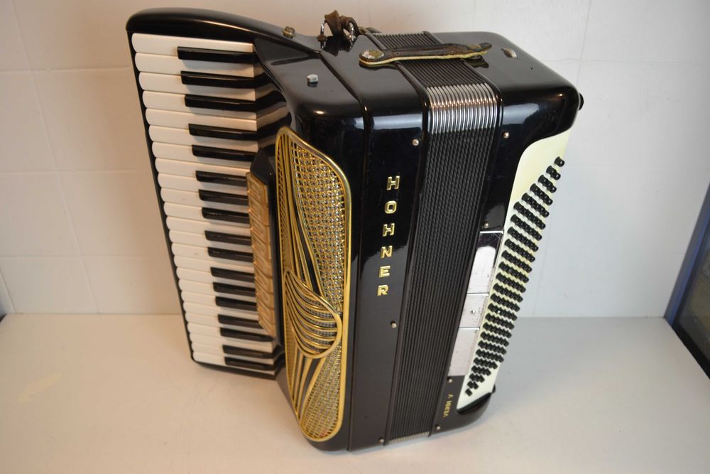 Acordeao hohner Verdi VN 4 Voz, N .437