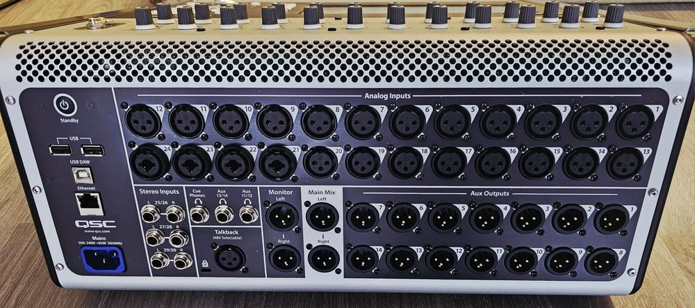 QSC Touchmix 30 Pro como nova