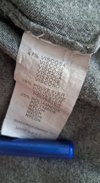 Krótki kardigan sweterek w serek