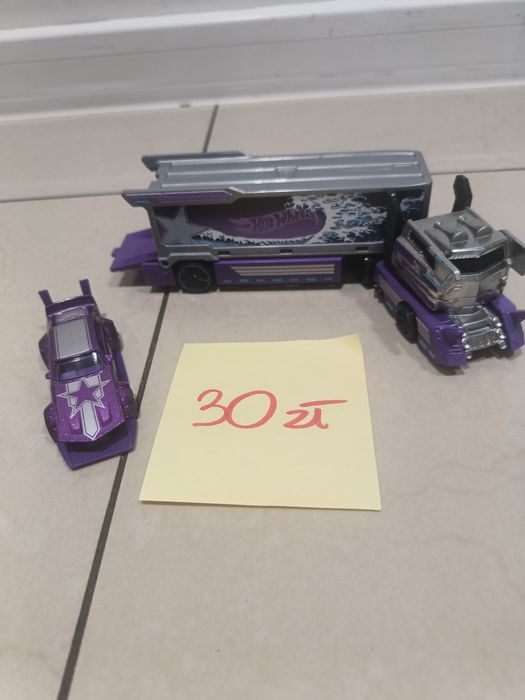 HotWheels ciężarówka laweta auto