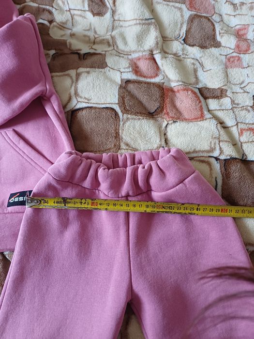 Теплий зимовий спортивний костюм на дівчинку.