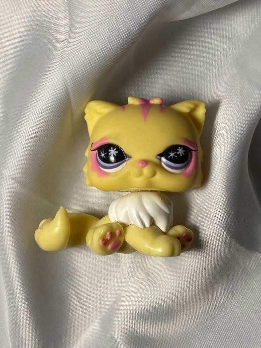 Дві фігурки lps (котик , морська свинка)