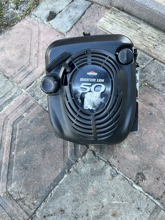 Двигун двигатель газоноксарки газонокосилки бу Briggs&stratton