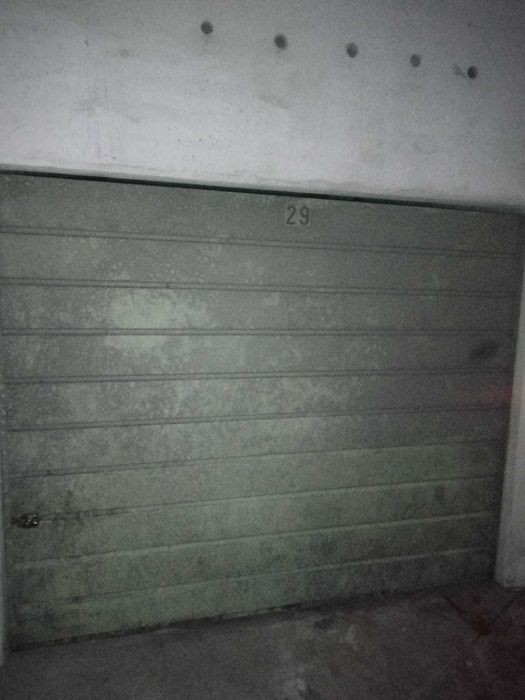 Aluga-se garagem Av. Vasco da Gama