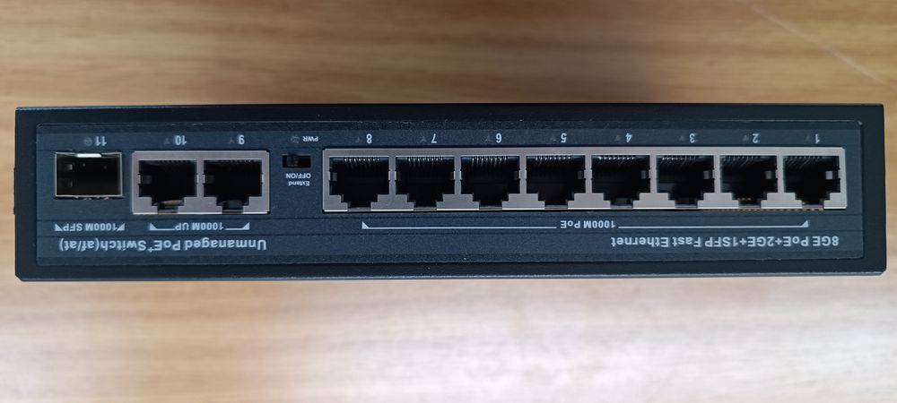 Switch PoE 8 + 2 portas 1G e 1 SFP 1G