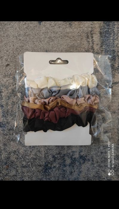 Zestaw nowych gumek do włosów