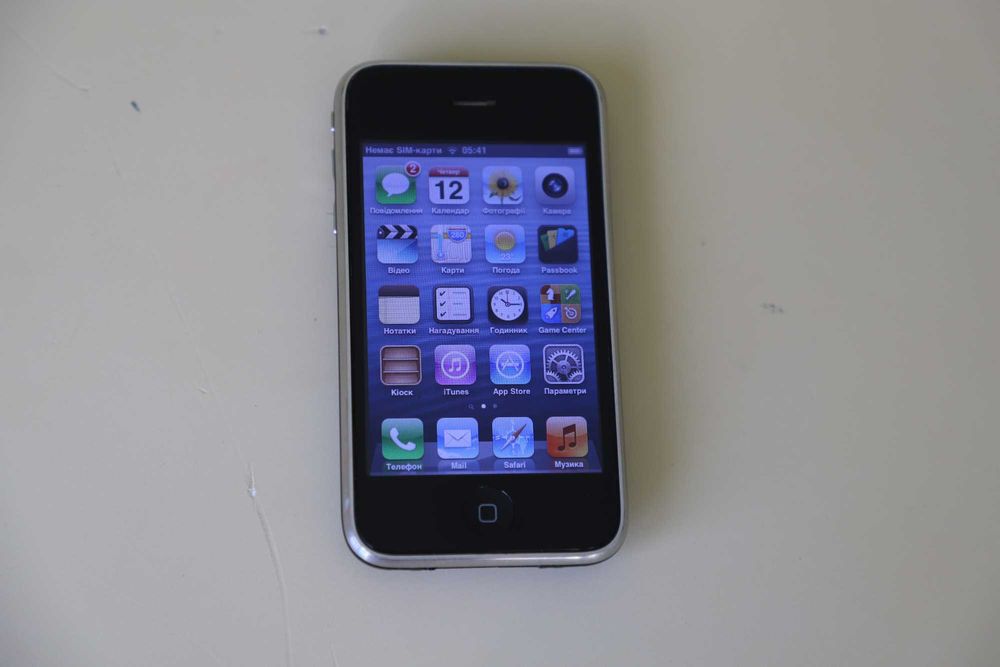мобільний телефон iphone 3gs