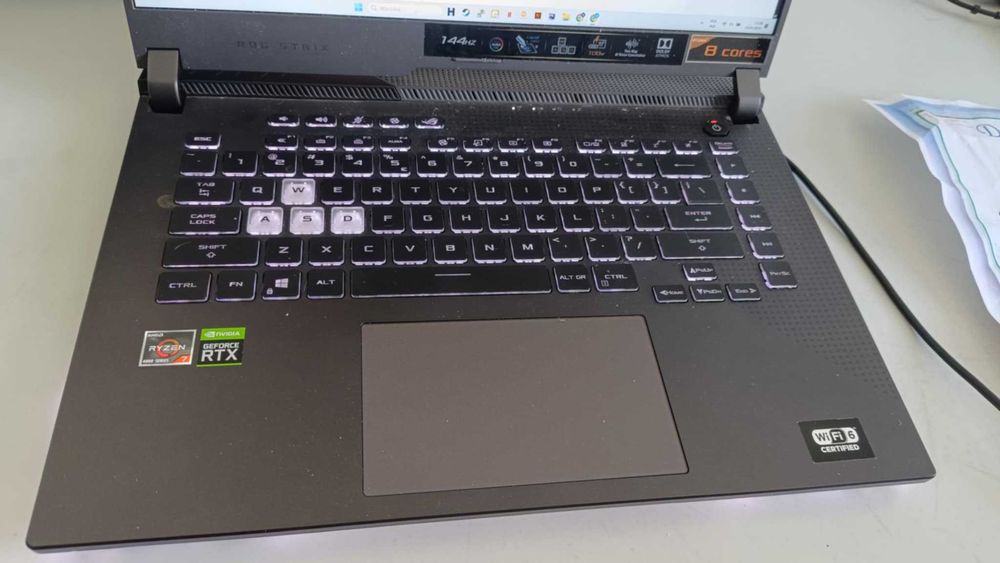 Laptop ASUS ROG Strix G15 R7