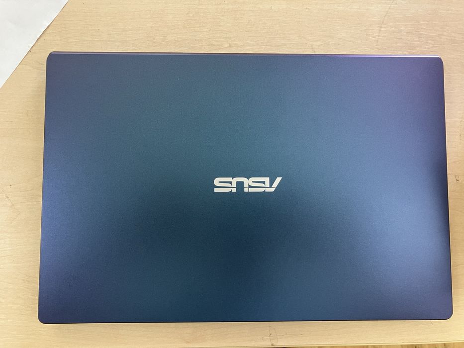 ASUS E410MA ноутбук у гарному стані з Windows 11