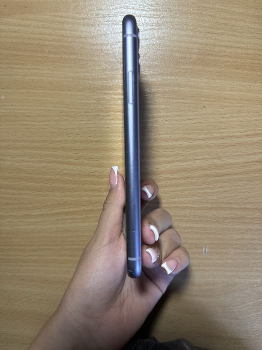 Айфон 11 продаю