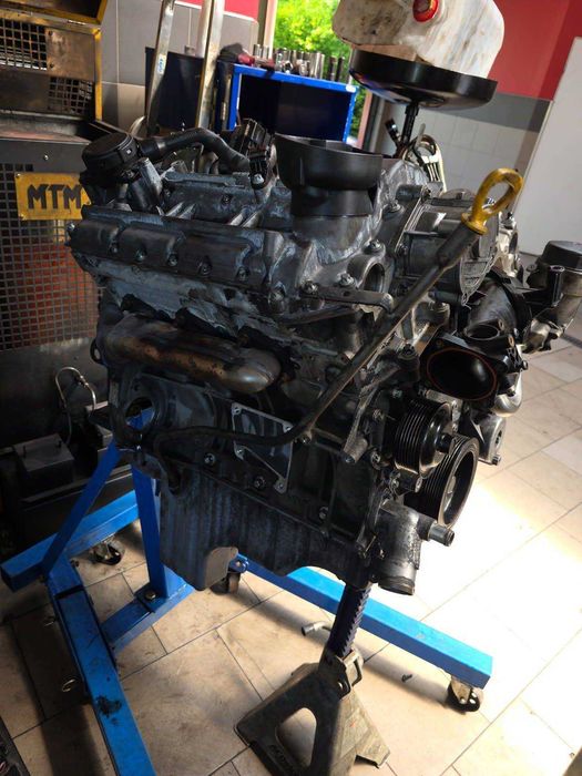 Silnik słupek 3.0 CRD V6 Jeep Mercedes