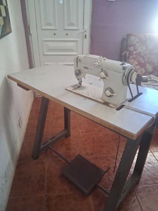 Maquina de costura antiga PFAFF