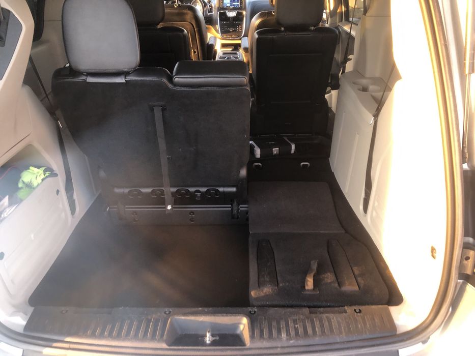 Chrysler town country