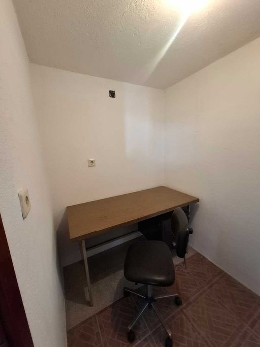 Arrenda-se ARMAZEM  - Termas Carvalhal