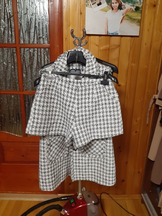 Костюм на осінь в гарному стані