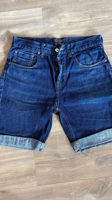 Krótkie spodnie Pull and Bear. Rozmiar M