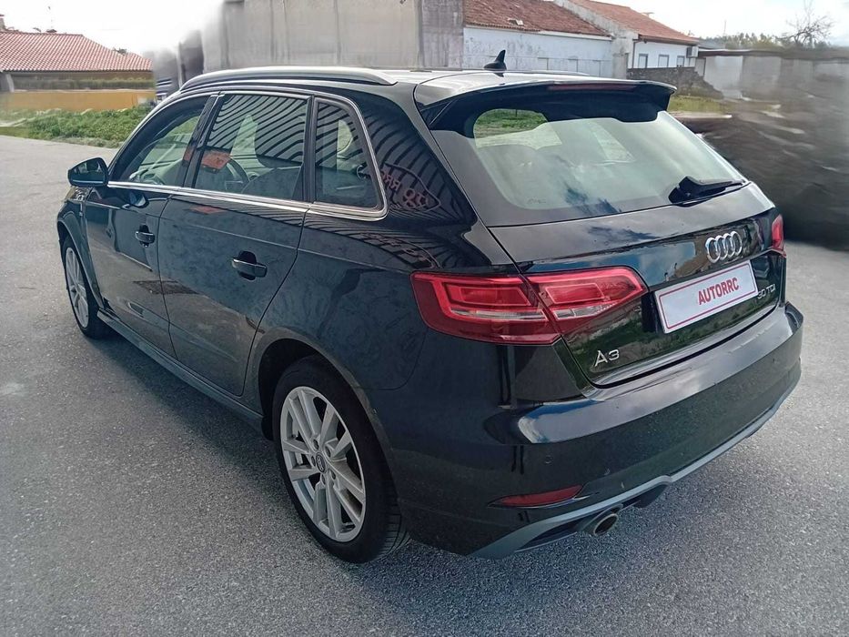 Audi A3 1.6 Sportback S-Line - Nacional ( pequeno sinistro )