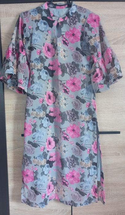 Продам платья и комбинезон