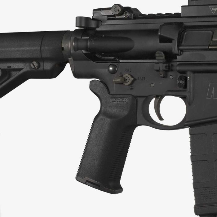 Руків’я пістолетне Magpul MOE-K2+ AR15 Чорна, прогумована