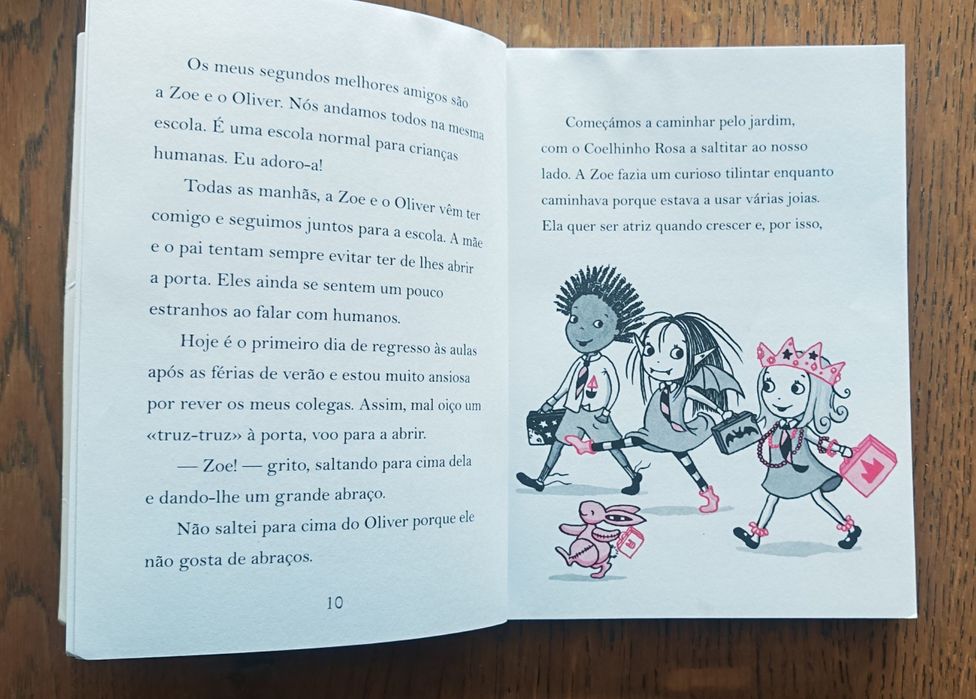Livro Maria Lua "É tão bom acampar"