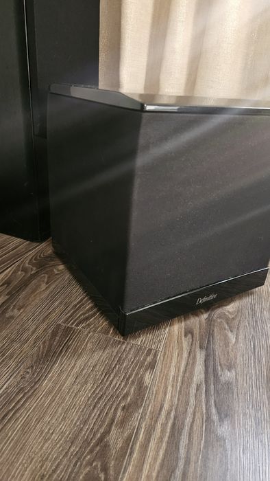 Subwoofer aktywny Definitive Technology SuperCube 1500W – Pełny komplet