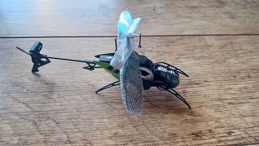 Helicóptero telecomandado - Aranha - Bom Estado