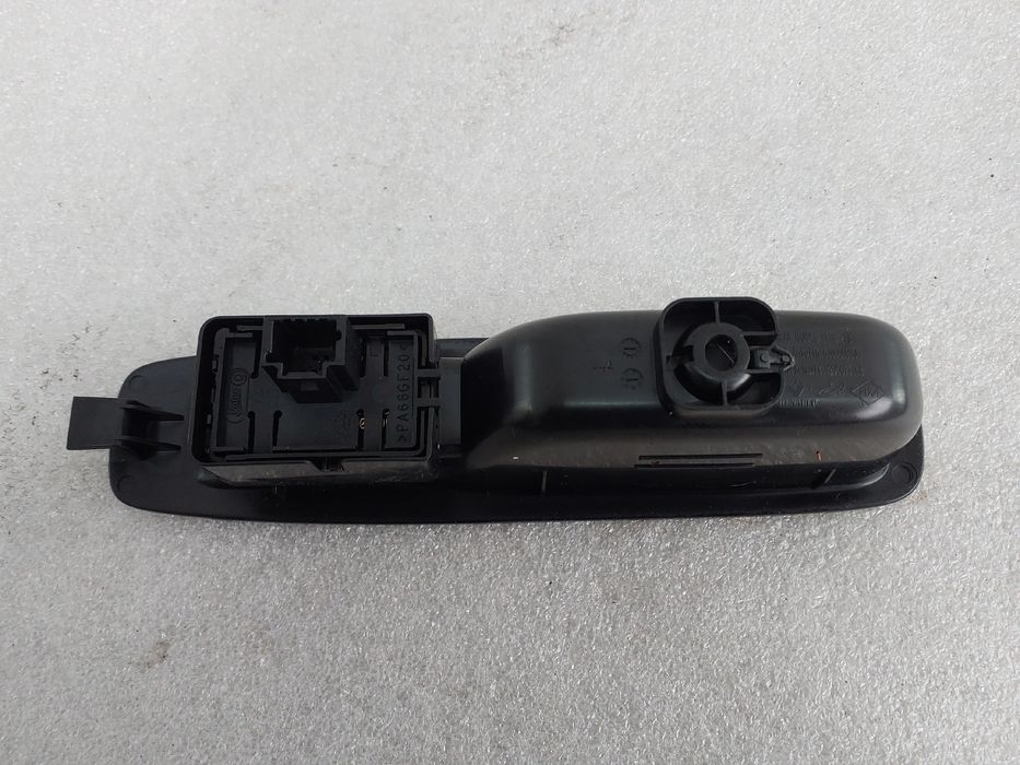 Comando / botão / interruptor vidros trás esquerdo RENAULT Megane IV (
