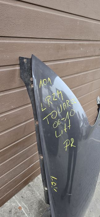 Błotnik prawy przód VW Touareg 7L lift 06-10  LR7M