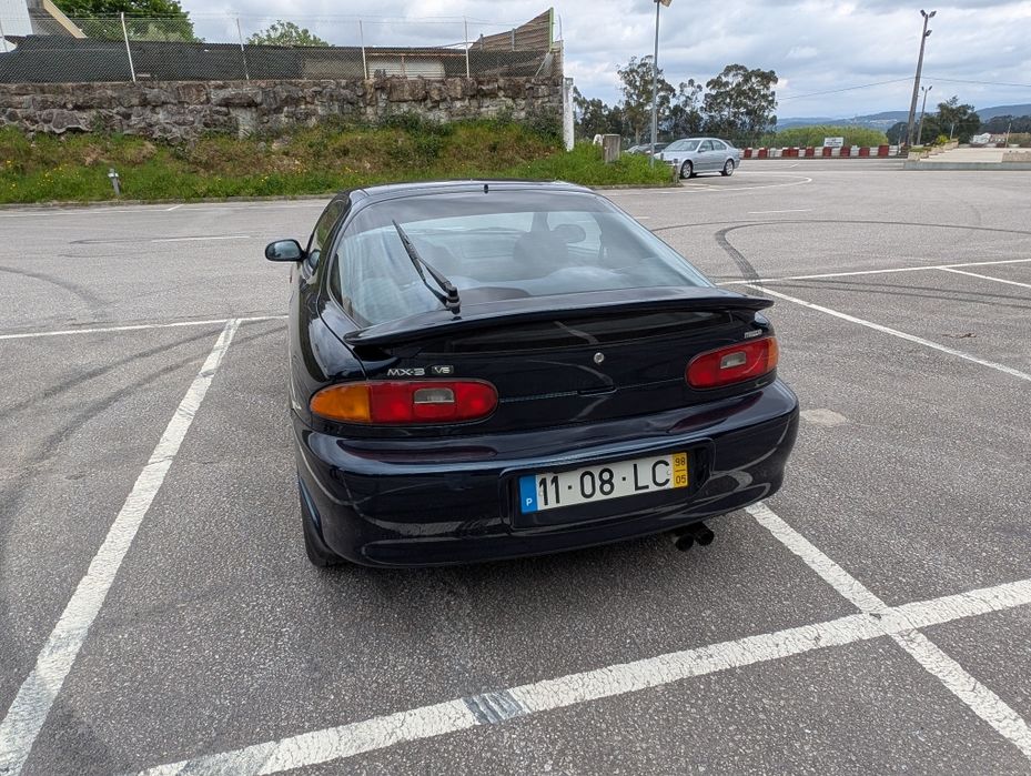 Mazda mx3 v6 vendo