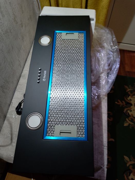 Вытяжка встраиваемая 75 см. Perfelli BI 7652 BL 1000 LED