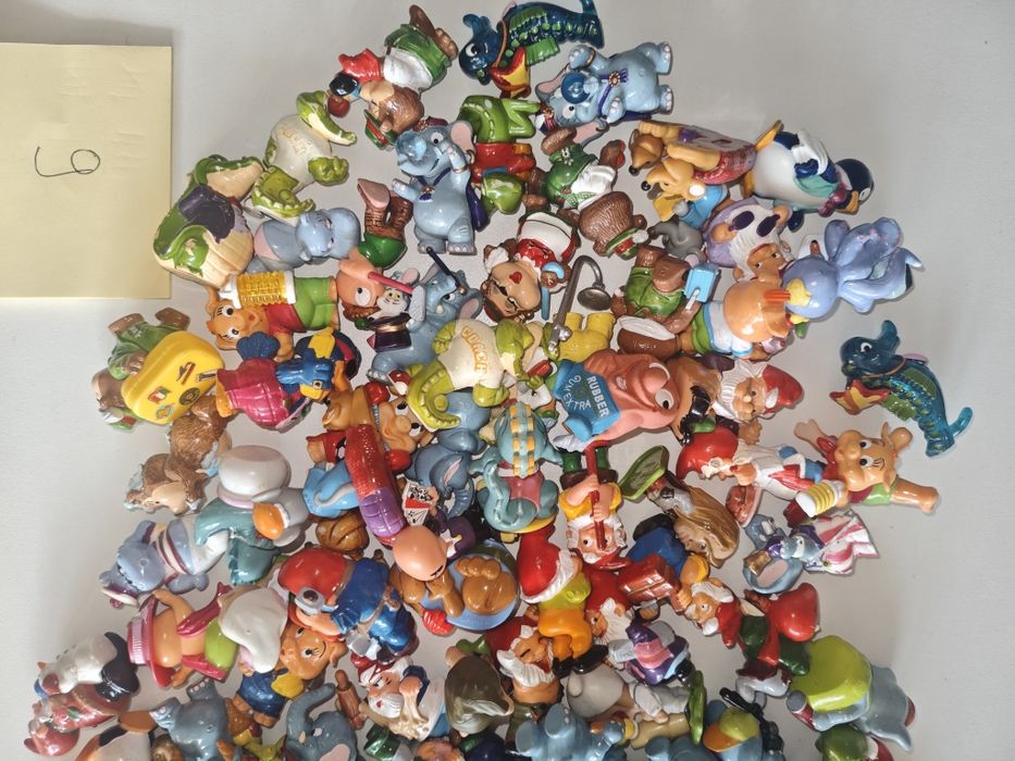 Figurki Kinder niespodzianka mix 9