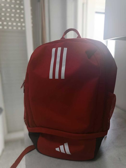 Mochila Adidas esporte